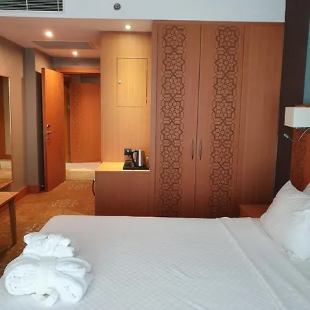 Hotel Esila & 4*